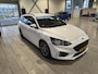 Ford Focus Wagon EcoBoost 125 pk ST-Line | Trekhaak | Winter Pack | Camera | 4 seiz. banden | Keyless entry | 100% dealer onderh.