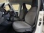 Volkswagen Up! 1.0 move up! 5 Deurs BlueMotion | Navi | Airco | Bluetooth | Elektrische ramen | Centrale vergrendeling | Keurig nette onderhouden UP