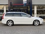 Volvo V70 2.0T R-Edition / Automaat / NL-Auto / Vol-Leder / 203 PK / Stoelverwarming / Cruise-Control / Climate-Control / Bi-Xenon / Radio-Bluetooth / PDC-Achter / 18'' LMV / ENZ.