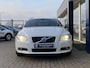 Volvo V70 2.0T R-Edition / Automaat / NL-Auto / Vol-Leder / 203 PK / Stoelverwarming / Cruise-Control / Climate-Control / Bi-Xenon / Radio-Bluetooth / PDC-Achter / 18'' LMV / ENZ.