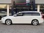 Volvo V70 2.0T R-Edition / Automaat / NL-Auto / Vol-Leder / 203 PK / Stoelverwarming / Cruise-Control / Climate-Control / Bi-Xenon / Radio-Bluetooth / PDC-Achter / 18'' LMV / ENZ.