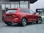 Volvo XC60 2.0 T8 Plug-in hybrid AWD Ultra Dark PHEV, Automaat, Luchtvering, Bowers & Wilkins audio, Trekhaak semi elektrisch, Panoramadak, 21 inch wielen, Stoel- en stuurverwarming, Gelaagde zijruiten, Extra getinte ramen