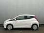Toyota Aygo 1.0 VVT-i x-play Camera Carplay Dealer Onderhouden 1e Eigenaar