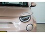 Fiat 500C La Prima 42 kWh | Stoelverwarming | Camera | Navigatie | Parkeersensoren | Keyless Entry & Start | Kunst Lederen bekleding |