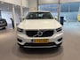 Volvo XC40 2.0 B4 Business Pro | AUTOMAAT | TREKHAAK | VOORSTOELEN VERWARMBAAR | CAMERA | NAVI | CARPLAY