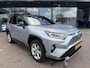 Toyota RAV4 2.5 Hybrid AWD Bi-Tone | FACE LIFT MODEL | LED KOPLAMPEN | NAVIGATIE | KEYLESS ENTRY/GO | LEDER | 360 CAMERA | DOEDEHOEK DETECTIE | PANORAMA DAK | STOELVERWARMING/ KOELING | ELEKTRISCHE STOELEN |