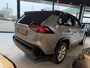 Toyota RAV4 2.5 Hybrid AWD Bi-Tone | FACE LIFT MODEL | LED KOPLAMPEN | NAVIGATIE | KEYLESS ENTRY/GO | LEDER | 360 CAMERA | DOEDEHOEK DETECTIE | PANORAMA DAK | STOELVERWARMING/ KOELING | ELEKTRISCHE STOELEN |