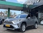 Toyota RAV4 2.5 Hybrid AWD Bi-Tone | FACE LIFT MODEL | LED KOPLAMPEN | NAVIGATIE | KEYLESS ENTRY/GO | LEDER | 360 CAMERA | DOEDEHOEK DETECTIE | PANORAMA DAK | STOELVERWARMING/ KOELING | ELEKTRISCHE STOELEN |