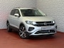 Volkswagen T-Cross 2.056KM! 116PK (18'' R-LINE LMV) AFN.TREKHAAK CAMERA VIR.COCKPIT STOELVERW. ADAP.CRUISE LMV CARPLAY  r-line velgen  ✅Top Auto's Wijchen✅ 170 Nieuwe en bijna nieuwe Auto's met : Benzine /  PHEV / Plug in hybrid / Hybrid / Mild hybrid / HEV /Keuze uit  R-Line / Style / Life etc