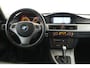 BMW 3-Serie 325xi xDrive Panorama / Opendak / Navigatie / Cruise / PDC / Bluetooth