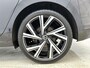 Volkswagen Golf 1.5 eTSI R-Line Business 150 PK | Automaat | Camera | Navigatie | Climate Control | Cruise Control Adaptief | Stoelverwarming |
