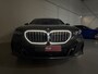 BMW 5-Serie Touring 520i M-Sport ICONIC PANO/TREKHAAK/H&K/HEAD-UP/360CAMERA/VENTILATIE/DRIVING ASS. PRO/ADAPTIVE-LED/STANDKACHEL/NIEUWPRIJS € 94.454,-/FABRIEKS-GARANTIE TOT 04/2028
