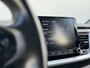 Kia Stonic 1.0 T-GDi MHEV DynamicLine 6-bak 112PK | Trekhaak | Luxe Stof | Glans Exterieur | Achteruitrijcamera + Sensor Achter | Airco | Adaptieve Cruise Control | Start/Stop | ESP | AEB | ASR | ABS | Rijstrook correctie | Bluetooth | LED | 15" LMV