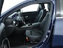 Mercedes-Benz A-klasse 250 e Plug-In Hybride | Parkeerpakket met Camera | Stoelverwarming | DAB | LED verlichting | Cruise Controle | Inclusief 24 maanden Mercedes-Benz Certified garantie voor Europa.