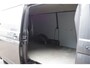 Volkswagen Transporter 2.0 TDI L2 3-ZITS, 150PK AUT. CAMERA, NAVI, CRUISE, AIRCO, CARPLAY, LEDER MF STUURWIEL
