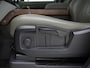 Land Rover Defender 110 2.0 P400e Urban | Panoramadak | Explorer Pack | LIghtbar | 360 | Trekhaak | Meridian | Sidesteps | Carplay