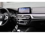 BMW 5-Serie Touring 520d M-Sport *Pano*4-Wiel besturing*Head-Up*Trekhaak*
