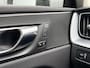 Volvo XC60 2.0 T5 Momentum / Elektr. stoelverstelling / memory / stoel- en stuurverwarming / Leer /