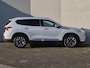 Hyundai Santa Fe 1.6 T-GDI PHEV Premium Sky Automaat / Dealer onderhouden / Head Up Display / EAER 58 km stad 69km / Glazen schuif- en kanteldak / Elektrische achterklep / Trekgewicht 1350 kg / Stuur-, Stoel & Achterbank verwarming / Adaptief cruise control / Climate control /