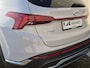Hyundai Santa Fe 1.6 T-GDI PHEV Premium Sky Automaat / Dealer onderhouden / Head Up Display / EAER 58 km stad 69km / Glazen schuif- en kanteldak / Elektrische achterklep / Trekgewicht 1350 kg / Stuur-, Stoel & Achterbank verwarming / Adaptief cruise control / Climate control /