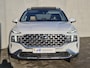 Hyundai Santa Fe 1.6 T-GDI PHEV Premium Sky Automaat / Dealer onderhouden / Head Up Display / EAER 58 km stad 69km / Glazen schuif- en kanteldak / Elektrische achterklep / Trekgewicht 1350 kg / Stuur-, Stoel & Achterbank verwarming / Adaptief cruise control / Climate control /