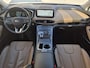 Hyundai Santa Fe 1.6 T-GDI PHEV Premium Sky Automaat / Dealer onderhouden / Head Up Display / EAER 58 km stad 69km / Glazen schuif- en kanteldak / Elektrische achterklep / Trekgewicht 1350 kg / Stuur-, Stoel & Achterbank verwarming / Adaptief cruise control / Climate control /