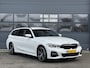 BMW 3-Serie TOURING 330e M-SPORT I PLUG-IN HYBRID I LEDEREN BEKLEDING I 59.434KM