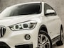 BMW X1 sDrive20i High Executive 192Pk Automaat (GROOT NAVI, HEAD-UP DISPLAY, LEDER, TREKHAAK, STOELVERWARMING, TREKHAAK, SPORTSTOELEN, SFEERVERLICHTING, CAMERA, NIEUWSTAAT)
