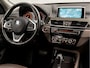 BMW X1 sDrive20i High Executive 192Pk Automaat (GROOT NAVI, HEAD-UP DISPLAY, LEDER, TREKHAAK, STOELVERWARMING, TREKHAAK, SPORTSTOELEN, SFEERVERLICHTING, CAMERA, NIEUWSTAAT)