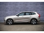 Volvo XC60 2.0 T6 Plug-in hybrid AWD Plus Dark | 360 Camera | Schuif-/Kanteldak | Stoel-/Stuurverwarming | Adaptieve Cruise Control | Trekhaak |