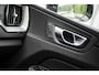 Volvo XC60 2.0 T6 Plug-in hybrid AWD Plus Dark | 360 Camera | Schuif-/Kanteldak | Stoel-/Stuurverwarming | Adaptieve Cruise Control | Trekhaak |