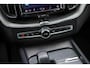 Volvo XC60 2.0 T6 Plug-in hybrid AWD Plus Dark | 360 Camera | Schuif-/Kanteldak | Stoel-/Stuurverwarming | Adaptieve Cruise Control | Trekhaak |