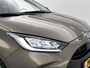 Toyota Yaris 1.5 Hybrid Style Limited | Stoel-/Stuurverwarming | Parkeersensoren V+A | JBL | Lichtmetalen Velgen |