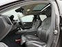 Volvo V60 T8 Plug-in hybrid AWD AUT8 455PK Ultimate Dark | Bowers & Wilkins audio | Geventileerde voorstoelen met massagefunctie | Verwarmde voorstoelen & Stuurwiel | 19" Lichtmetalen velgen | Panoramadak | Adaptieve Cruise Control | BLIS Doedehoekdetectie