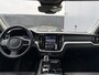 Volvo V60 T8 Plug-in hybrid AWD AUT8 455PK Ultimate Dark | Bowers & Wilkins audio | Geventileerde voorstoelen met massagefunctie | Verwarmde voorstoelen & Stuurwiel | 19" Lichtmetalen velgen | Panoramadak | Adaptieve Cruise Control | BLIS Doedehoekdetectie