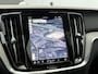 Volvo V60 T8 Plug-in hybrid AWD AUT8 455PK Ultimate Dark | Bowers & Wilkins audio | Geventileerde voorstoelen met massagefunctie | Verwarmde voorstoelen & Stuurwiel | 19" Lichtmetalen velgen | Panoramadak | Adaptieve Cruise Control | BLIS Doedehoekdetectie