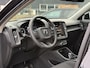 Volvo XC40 1.5 T2 AUT8 129PK Momentum Core | Sensus Full Map navigatie | Apple CarPlay/Android Auto | 18" Lichtmetalen velgen | Electronic Climate Control | Park Assist achter | Bluetooth telefoonvoorbereiding