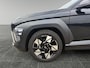 Hyundai Kona 1.6 GDI 140PK HEV Comfort Smart | Atoel & stuurverwarming | Geïntegreerde navigatie & Apple Carplay Android Auto | 18'' 2-Tone Lichtmetalen velgen| Achterklep elektrisch |