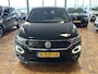 Volkswagen T-Roc 1.5 TSI R-Line | Trekhaak | Beats Premium Audio | R-Line in -en exterieur | Virtual Cockpit | LED Koplampen | Climate Control | Adaptieve Cruise Control | Navigatie | Parkeersensoren | DAB+ Radio |