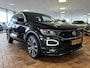 Volkswagen T-Roc 1.5 TSI R-Line | Trekhaak | Beats Premium Audio | R-Line in -en exterieur | Virtual Cockpit | LED Koplampen | Climate Control | Adaptieve Cruise Control | Navigatie | Parkeersensoren | DAB+ Radio |