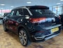 Volkswagen T-Roc 1.5 TSI R-Line | Trekhaak | Beats Premium Audio | R-Line in -en exterieur | Virtual Cockpit | LED Koplampen | Climate Control | Adaptieve Cruise Control | Navigatie | Parkeersensoren | DAB+ Radio |