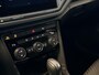 Volkswagen T-Roc 1.5 TSI R-Line | Trekhaak | Beats Premium Audio | R-Line in -en exterieur | Virtual Cockpit | LED Koplampen | Climate Control | Adaptieve Cruise Control | Navigatie | Parkeersensoren | DAB+ Radio |