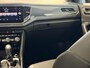 Volkswagen T-Roc 1.5 TSI R-Line | Trekhaak | Beats Premium Audio | R-Line in -en exterieur | Virtual Cockpit | LED Koplampen | Climate Control | Adaptieve Cruise Control | Navigatie | Parkeersensoren | DAB+ Radio |