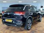 Volkswagen T-Roc 1.5 TSI R-Line | Trekhaak | Beats Premium Audio | R-Line in -en exterieur | Virtual Cockpit | LED Koplampen | Climate Control | Adaptieve Cruise Control | Navigatie | Parkeersensoren | DAB+ Radio |