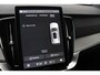 Volvo XC90 T8 Plug-in hybrid Ultra Black Edition | Luchtvering | Bowers&Wilkins | Massage+Ventilatie | Gelamineerd Glas | Trekhaak | 22 Inch