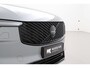 Volvo XC90 T8 Plug-in hybrid Ultra Black Edition | Luchtvering | Bowers&Wilkins | Massage+Ventilatie | Gelamineerd Glas | Trekhaak | 22 Inch