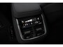 Volvo XC90 T8 Plug-in hybrid Ultra Black Edition | Luchtvering | Bowers&Wilkins | Massage+Ventilatie | Gelamineerd Glas | Trekhaak | 22 Inch