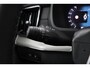 Volvo XC90 T8 Plug-in hybrid Ultra Black Edition | Luchtvering | Bowers&Wilkins | Massage+Ventilatie | Gelamineerd Glas | Trekhaak | 22 Inch