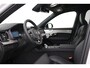 Volvo XC90 T8 Plug-in hybrid Ultra Black Edition | Luchtvering | Bowers&Wilkins | Massage+Ventilatie | Gelamineerd Glas | Trekhaak | 22 Inch
