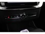 Volvo XC90 T8 Plug-in hybrid Ultra Black Edition | Luchtvering | Bowers&Wilkins | Massage+Ventilatie | Gelamineerd Glas | Trekhaak | 22 Inch